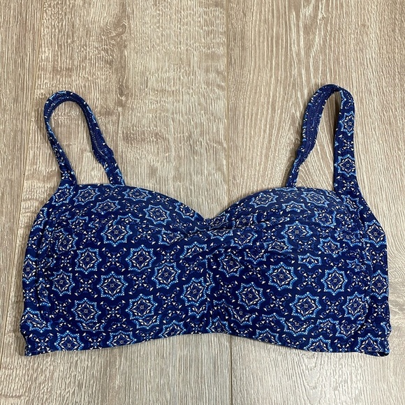 Nip Tuck Joann Bikini Top Blue Medallion Multi Fit Cup US 8 - Picture 1 of 16